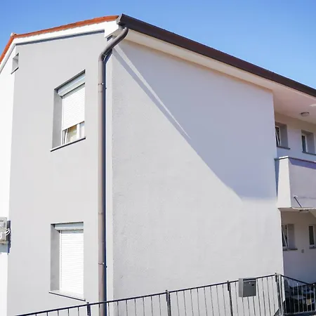 Mia With Free Onsite Parking Lejlighed Izola