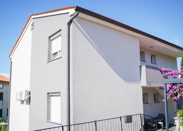 Mia With Free Onsite Parking 아파트 이졸라